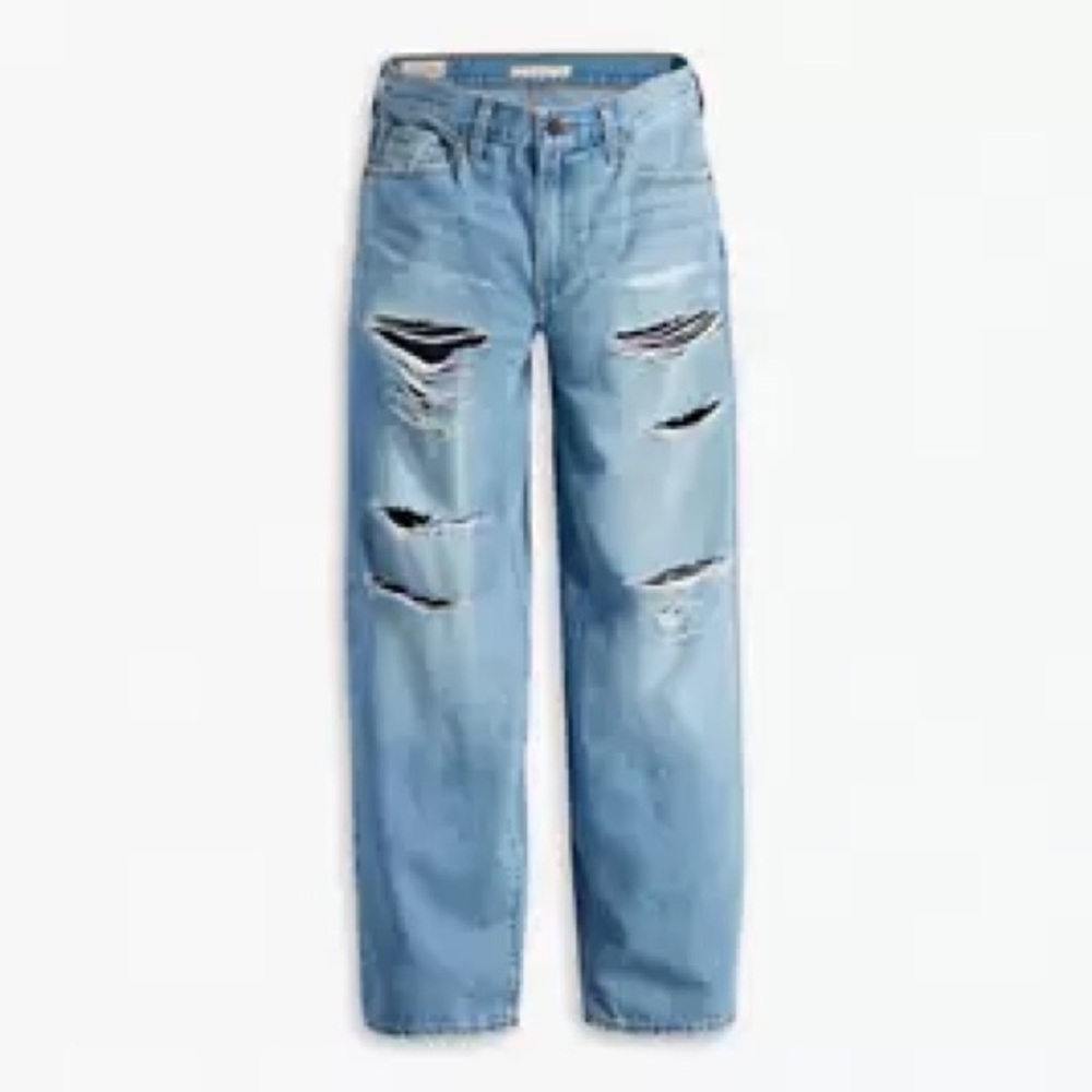 🆕 Levi’s baggy dad Distressed Jeans size 23x 30